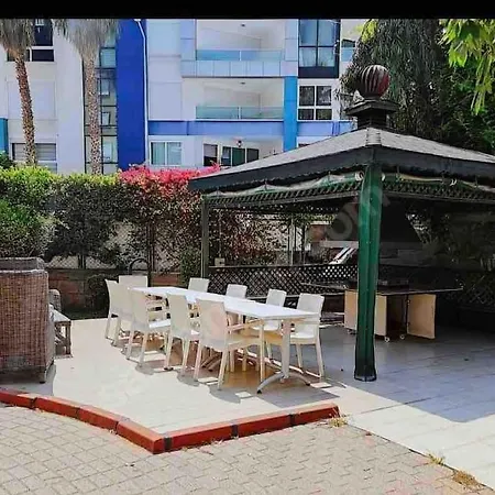 Cozy 2+1 With Big Pool , 150m From Sea. 알란야